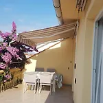 6 公寓