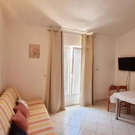 6 Apartman Vir