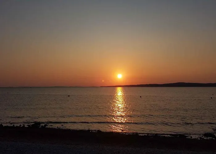 6 Апартаменты *